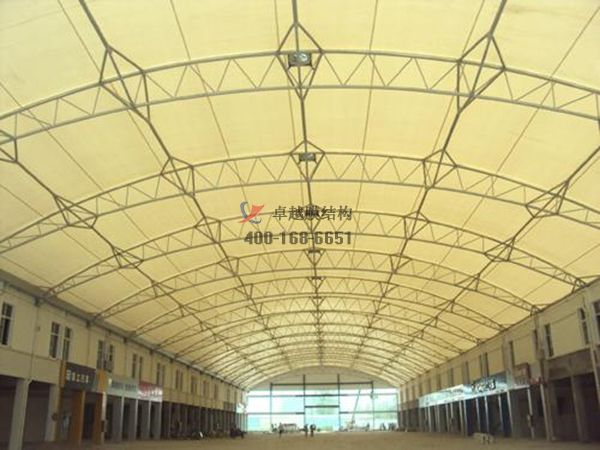 滁州學(xué)院市膜結(jié)構(gòu)商場(chǎng)頂蓋【生產(chǎn)廠家】滁州學(xué)院市步行街入口大門膜結(jié)構(gòu)遮陽棚公司
