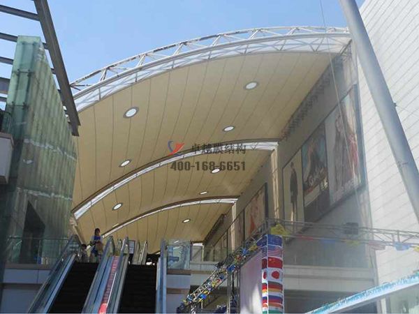 安慶市膜結(jié)構(gòu)商場(chǎng)頂蓋【生產(chǎn)廠家】安慶步行街入口大門膜結(jié)構(gòu)遮陽棚公司