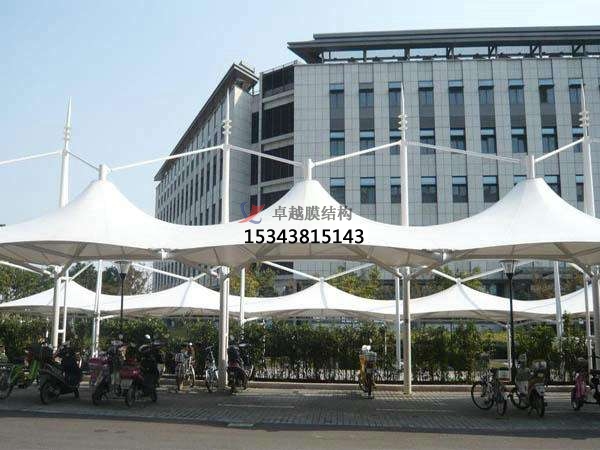 中陽膜結(jié)構停車棚【生產(chǎn)銷售】