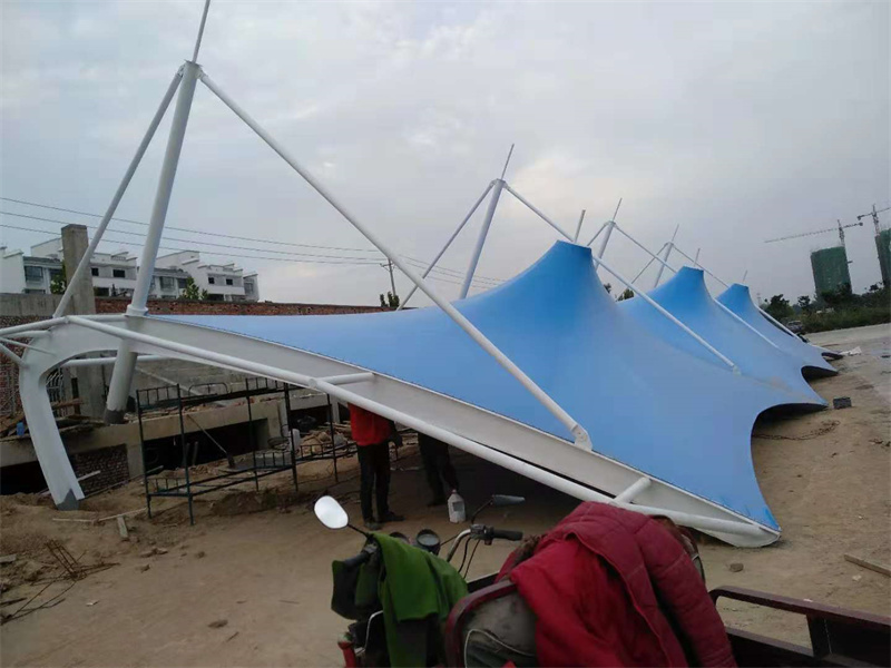 簡述<font color='red'>膜結(jié)構車棚</font>的選購技巧