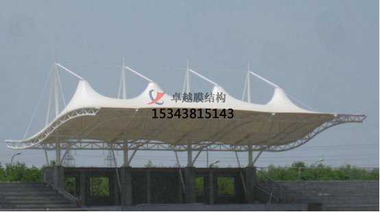 體育場看臺如何使用膜結(jié)構(gòu)設(shè)計？